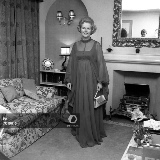 margaret thatcher red dress Margaret thatcher and family hi-res stock photography and images