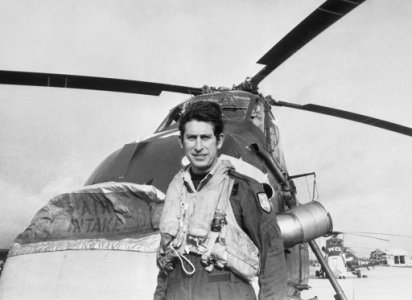 

 
Pangeran Charles sebagai pilot tempur