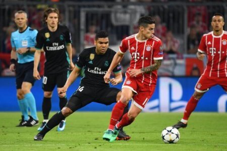 25.04.2018, xjhx, Fussball Champions League, FC Bayern Muenchen - Real Madrid, emspor, v.l. Casemiro (Real Madrid), James Rodriguez (FCB - FC Bayern Muenchen) Muenchen *** 25 04â¦